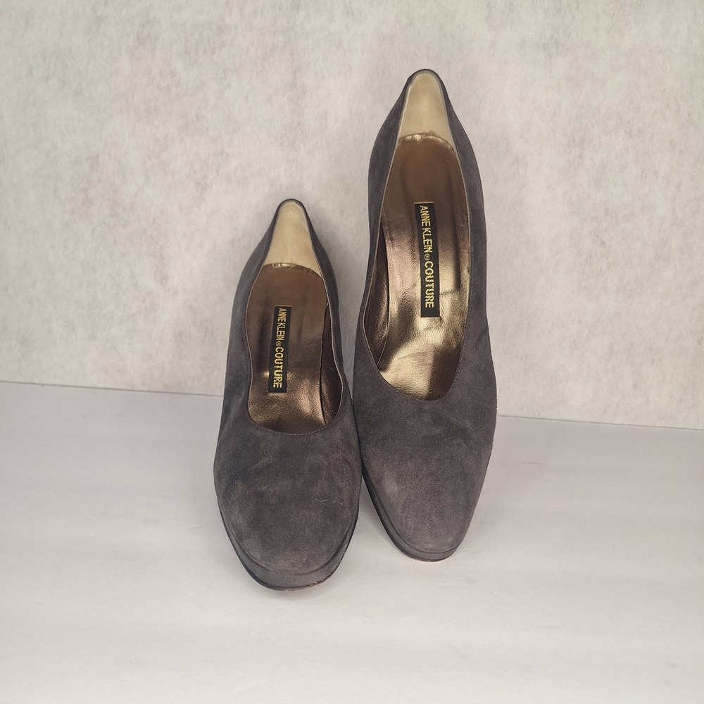Anne Klein Couture Grey Suede Pumps Gold Lining Flared Heel Almond Toe Size 8.5
